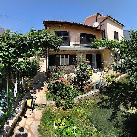 Apartment Ema Premantura Cameră foto