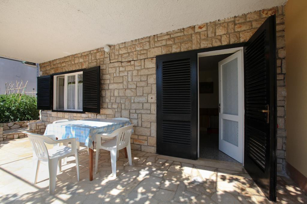 Apartment Ema Premantura Cameră foto